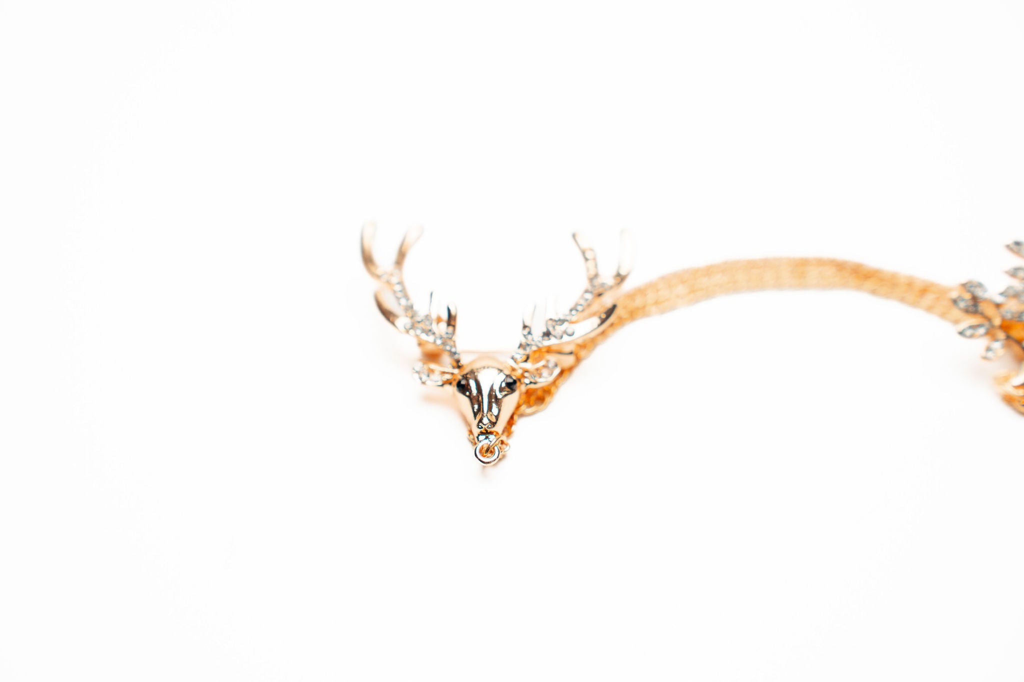 Gold Horns Brooche (Lapel Chain)